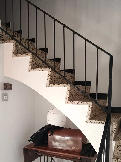 Escaleras de edificio para renovar